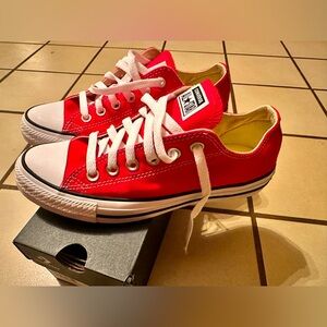 Converse Chuck Taylor all  star low top, red, semi new only worn once.